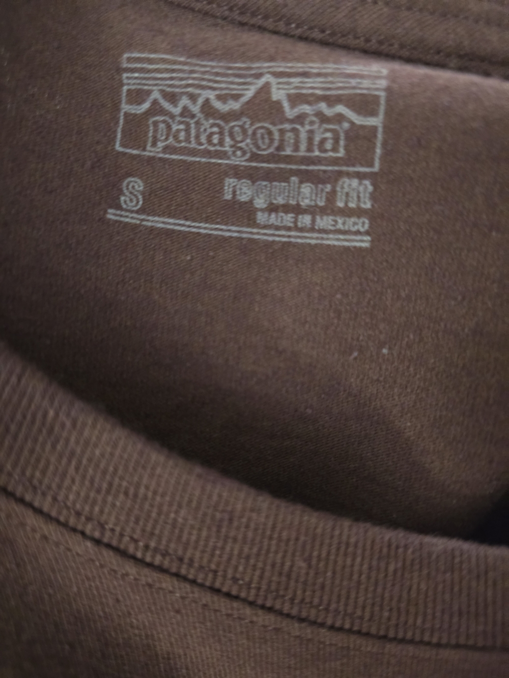 Patagonia women's T-shirt in Maroon - Picture 3 of 3